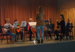 Het jeugdorkest trad ook op tijdens het open podium 2016