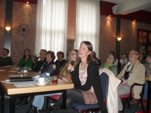 Rozemarijn en Lieke gaven commentaar